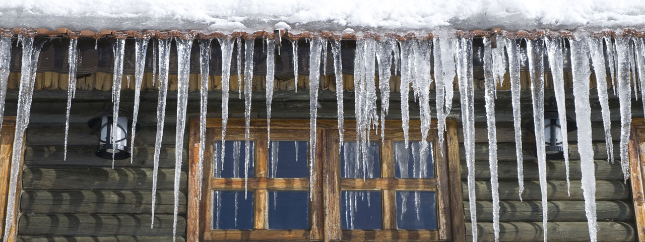 Spray foam prevents ice dams by providing proper insulation in Virginia Beach attic spaces Spray foam prevents ice dams by providing proper insulation in Virginia Beach attic spaces